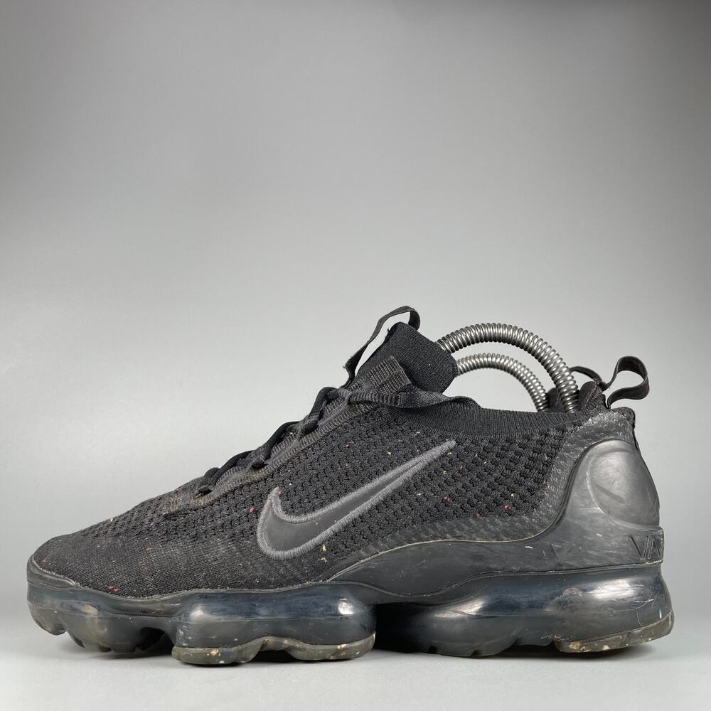 Size 7Y Women's 8.5 Nike Air VaporMax 2021 Flyknit Triple Black Running Sneakers